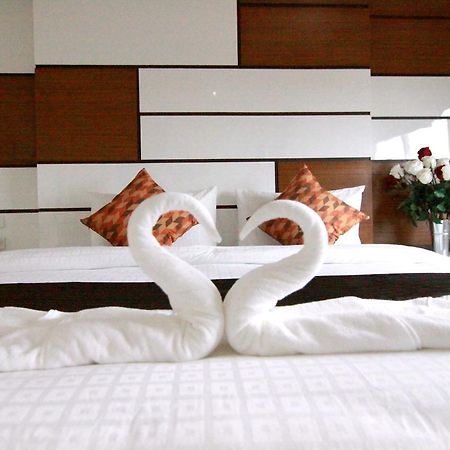 Ttt Hotel Хат Яй Екстериор снимка