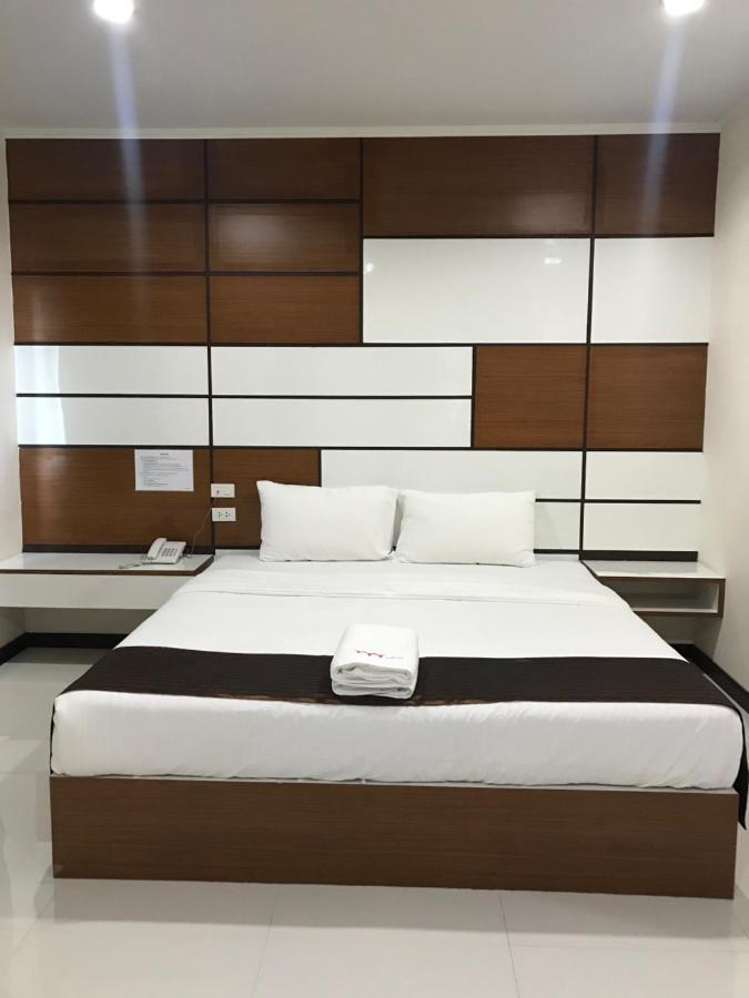 Ttt Hotel Хат Яй Екстериор снимка